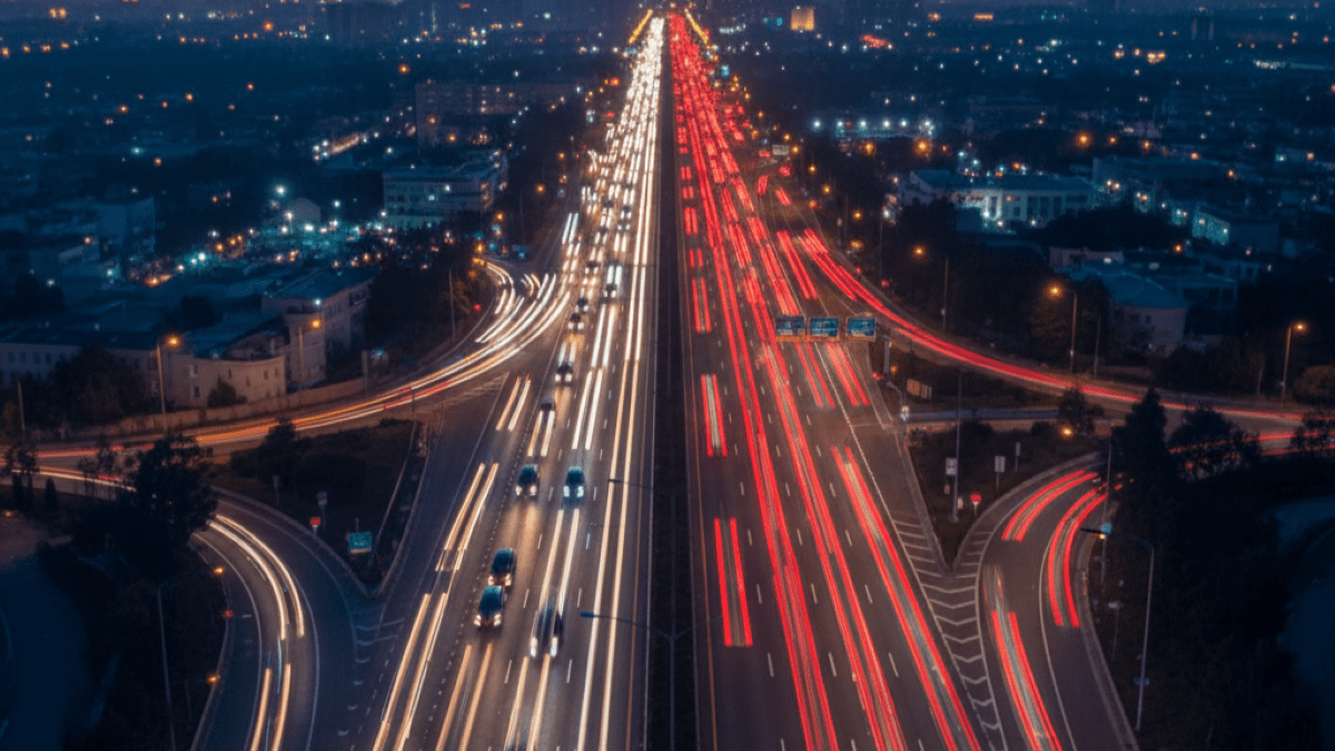 نرخ کرایه ساوه تا تهران ۱۴۰۴ | راهنمای کامل محاسبه کیلومتری و نکات سفر ارزان